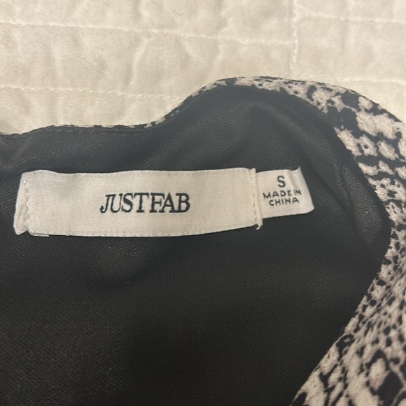 JUSTFAB deep V snake print dress - Picture 2 of 6